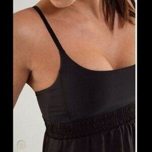 Lululemon Bliss Tank Top -Flowy- in Black Size 8